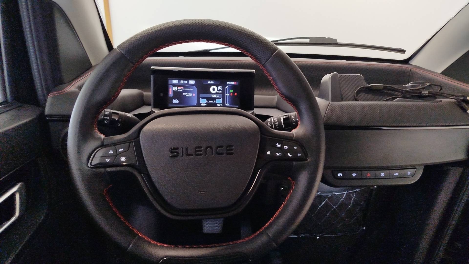 silence s04 nanocar l7e nv 14KW 19 2023 blanco 11