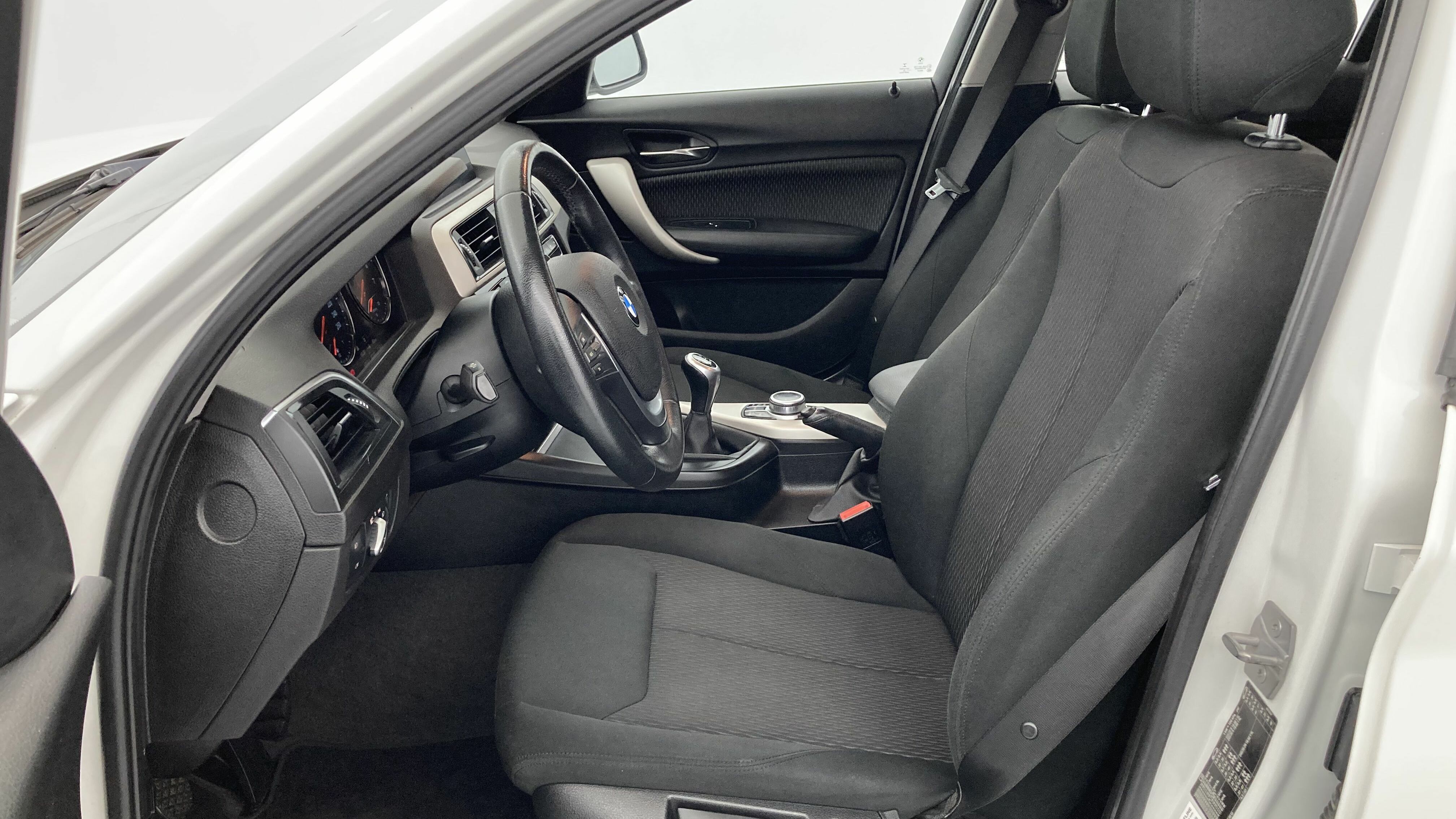 bmw serie 1 nv 116I 109 2018 alpinweiss 14