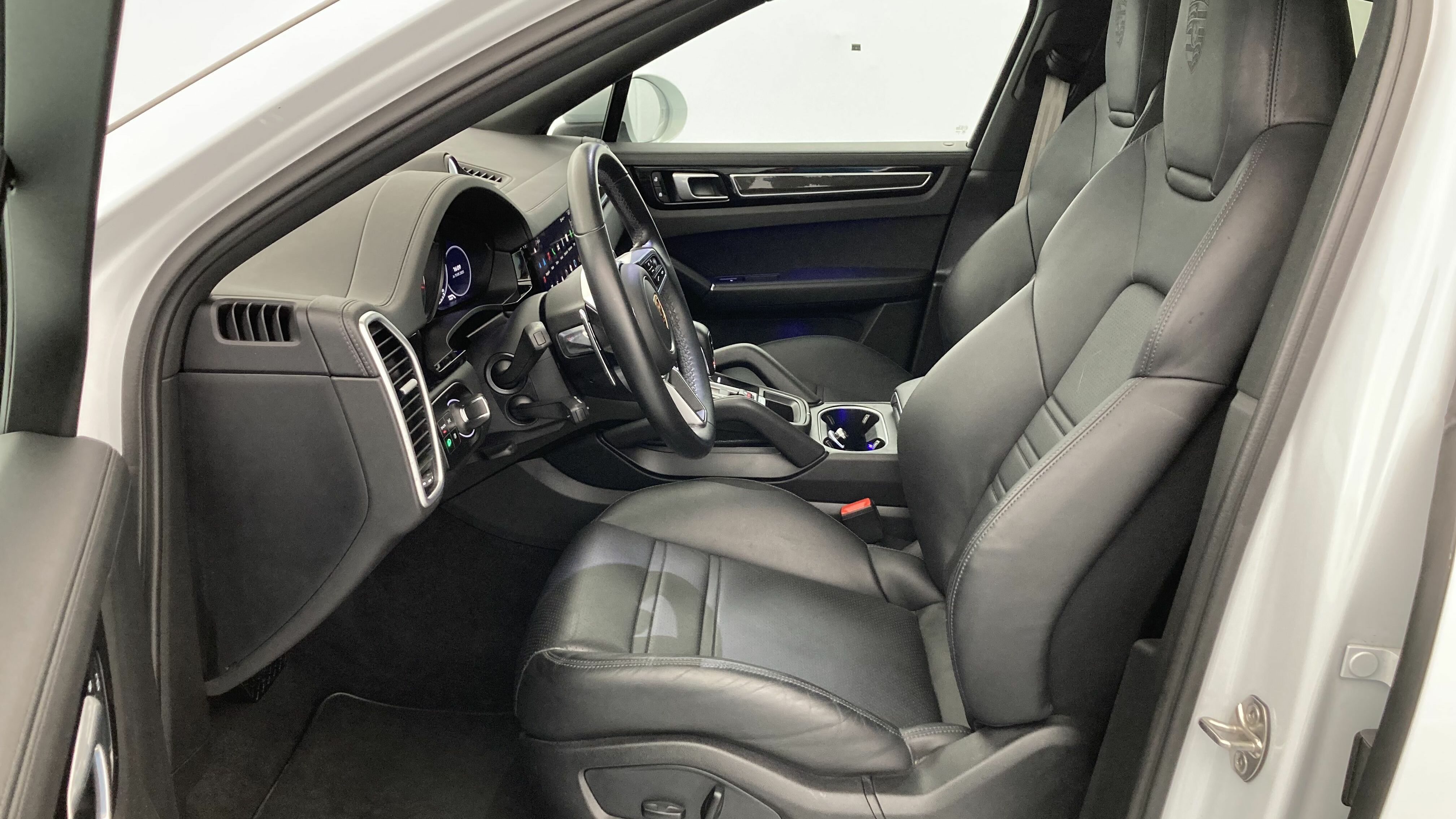 porsche cayenne coupe platinum edition 3.0 E-HYBRID 462 TIPTRONIC 2023 blanco carrara metalizado 14