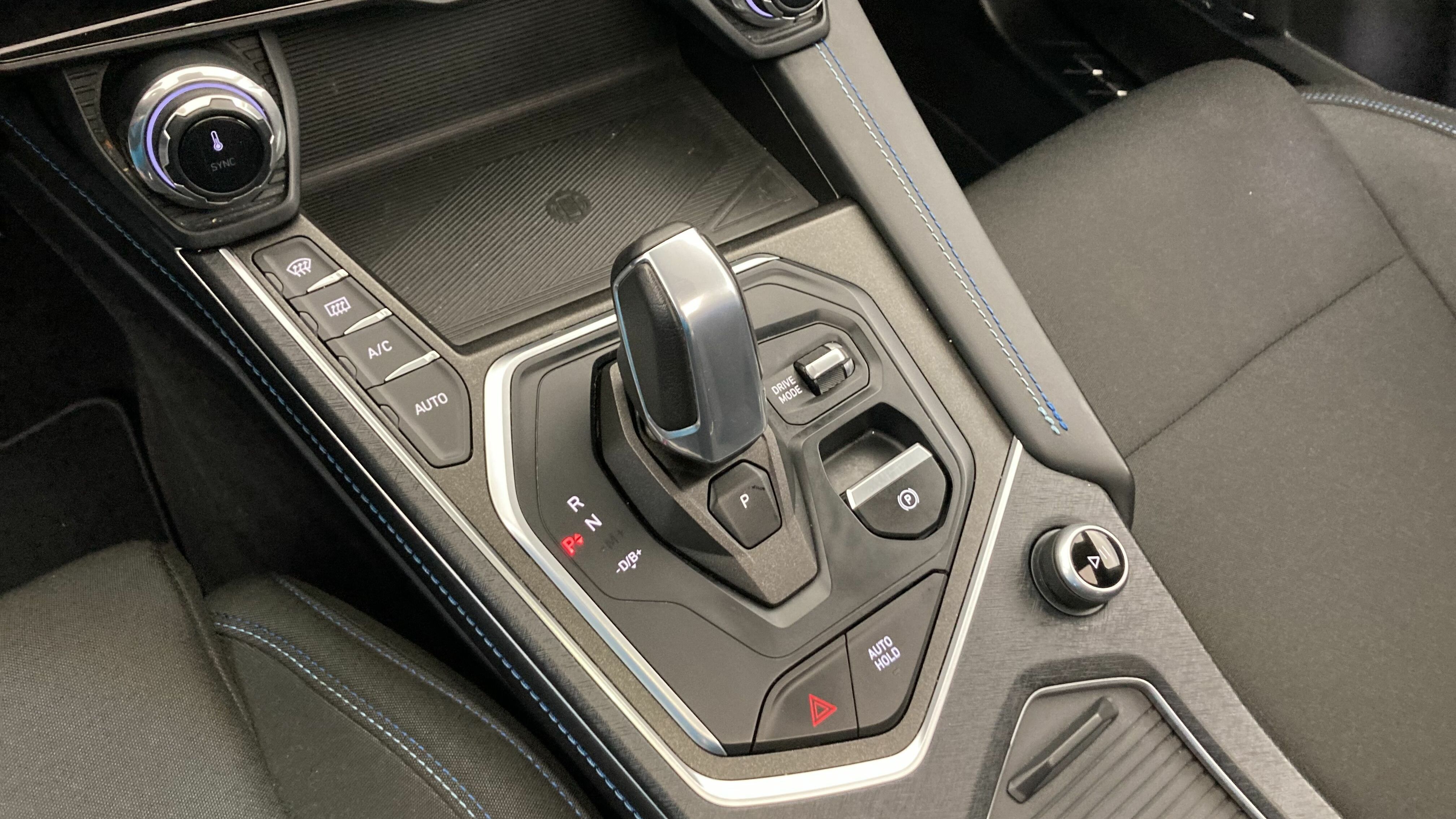 lynk&co 1 nv 1.5 PHEV 261 2022 blue 20