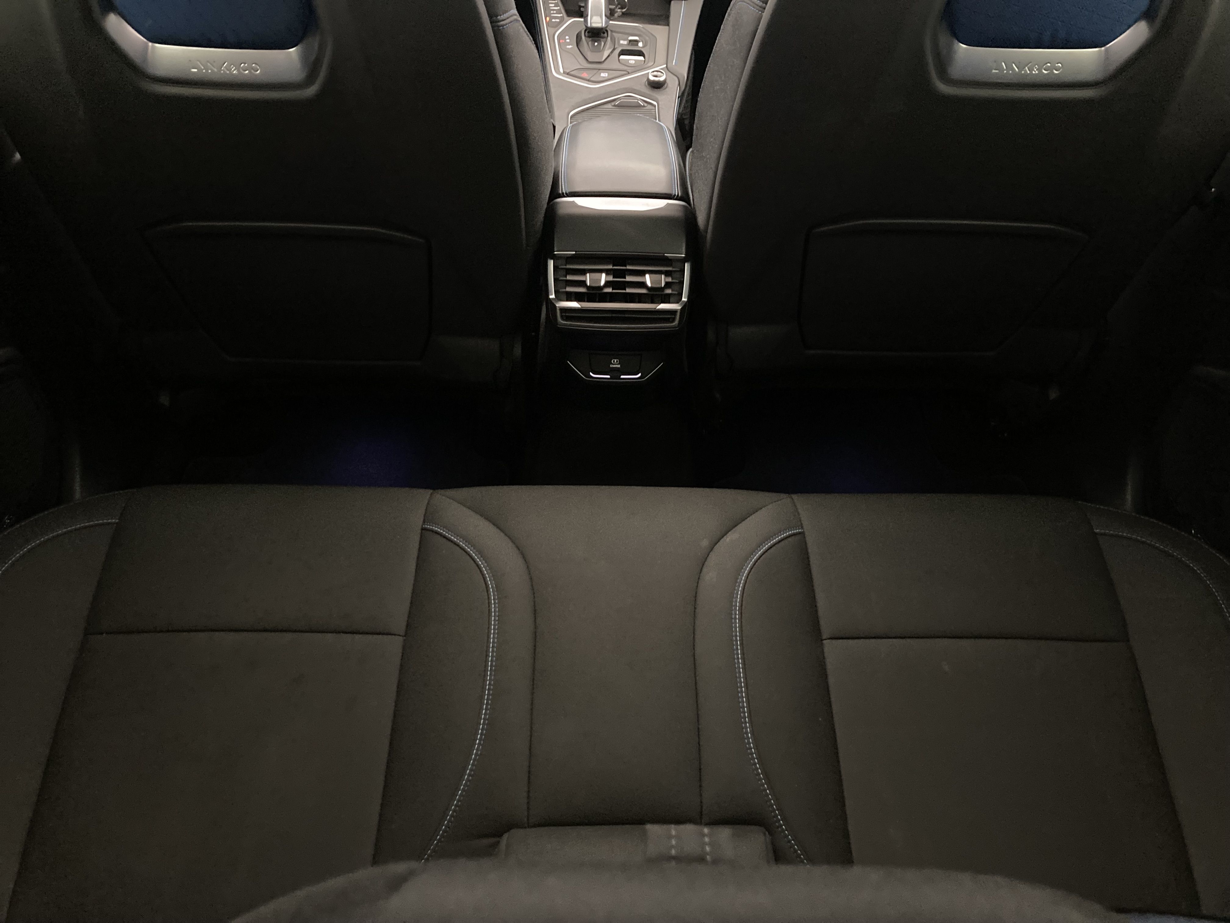 lynk&co 1 nv 1.5 PHEV 261 2022 black 16
