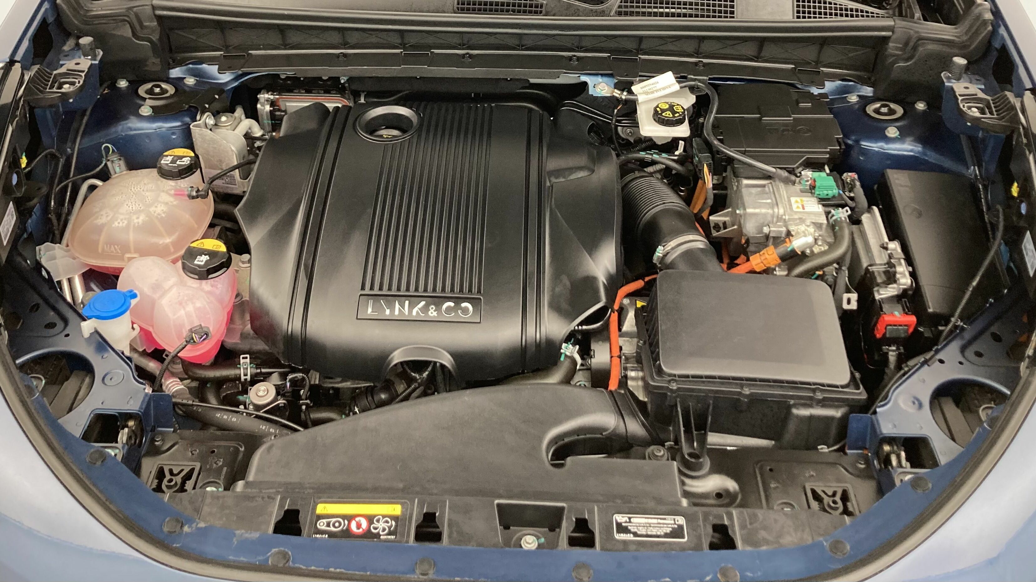 lynk&co 1 nv 1.5 PHEV 261 2022 blue 20