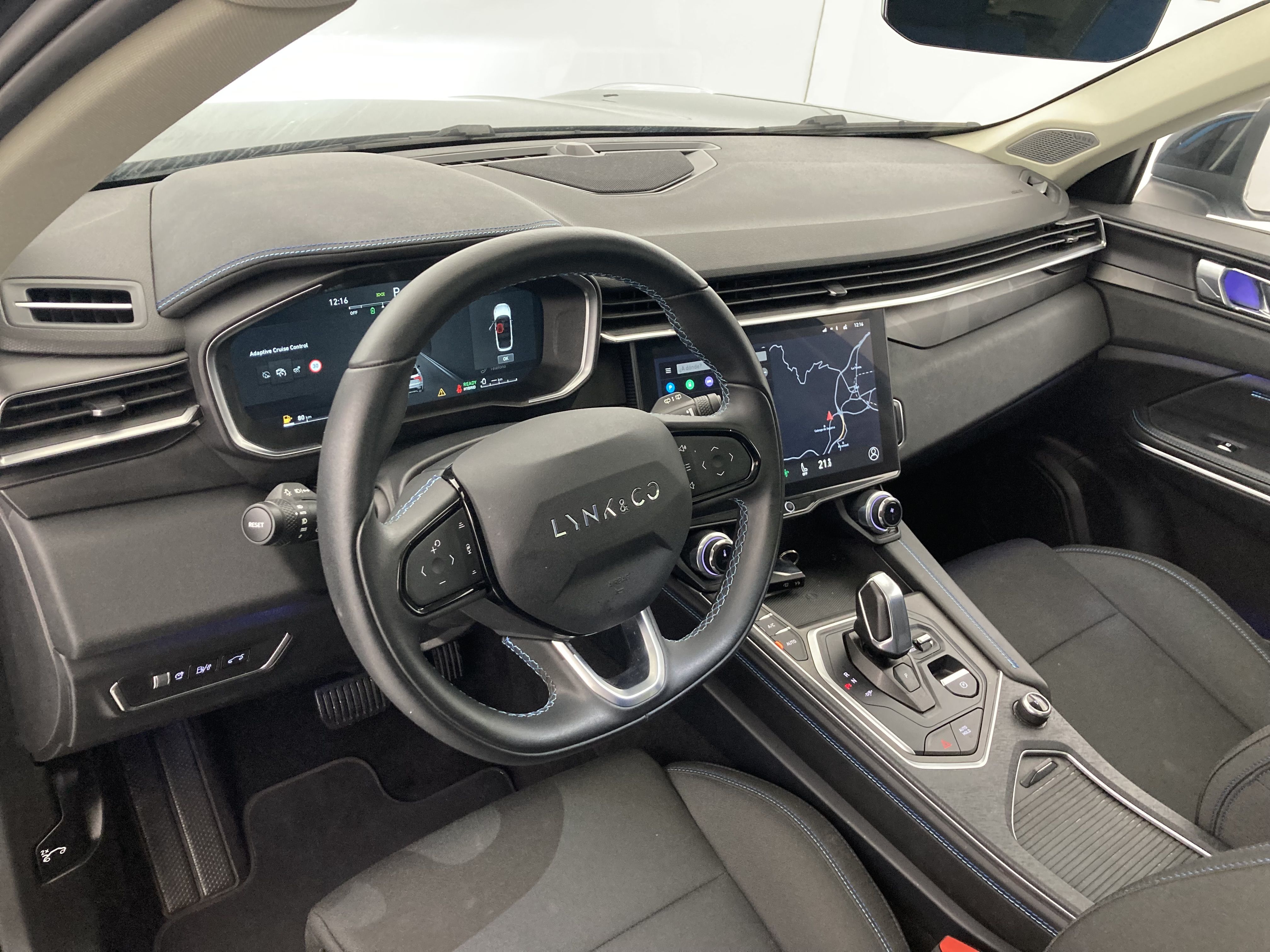 lynk&co 1 nv 1.5 PHEV 261 2022 black 18