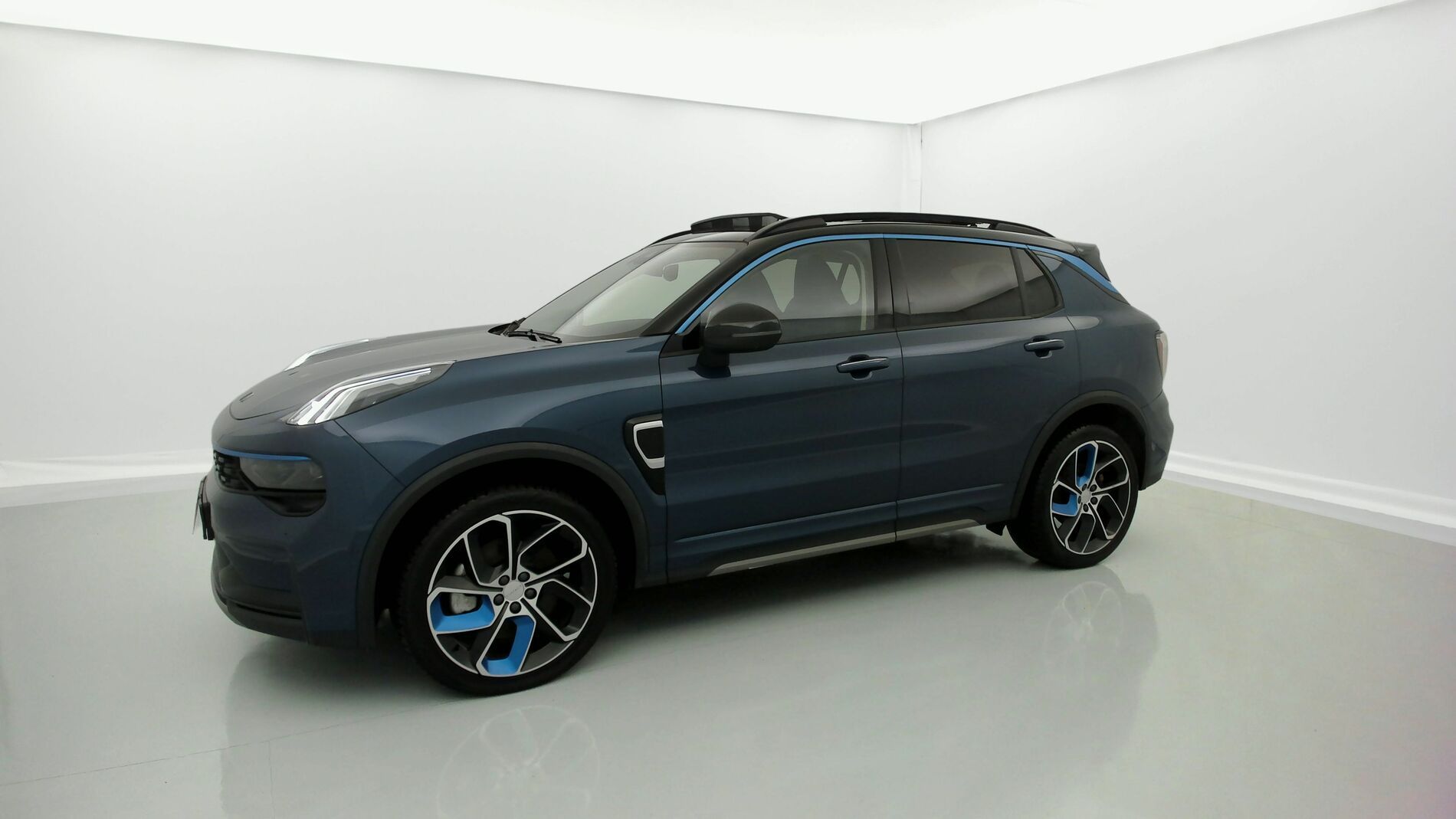 lynk&co 1 nv 1.5 PHEV 261 2022 blue 2