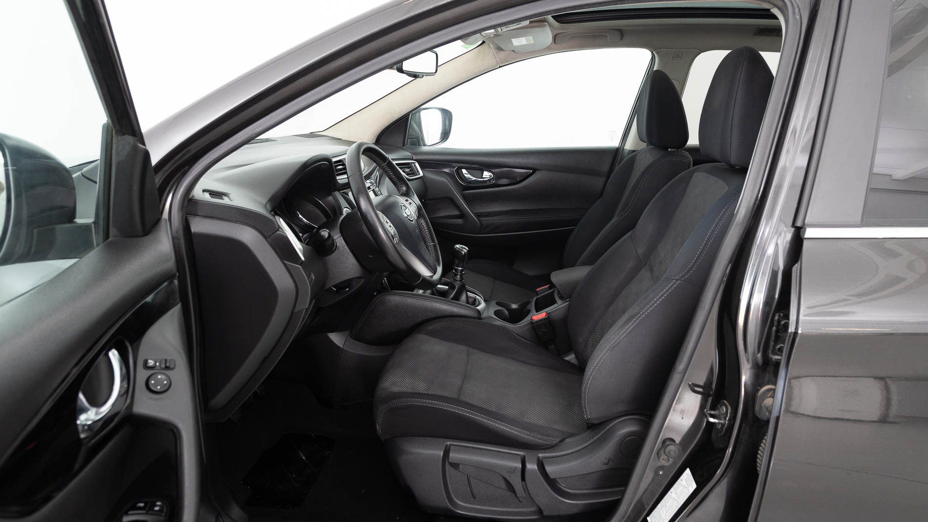 nissan qashqai n connecta 1.2 DIG-T 115 2017 negro 20