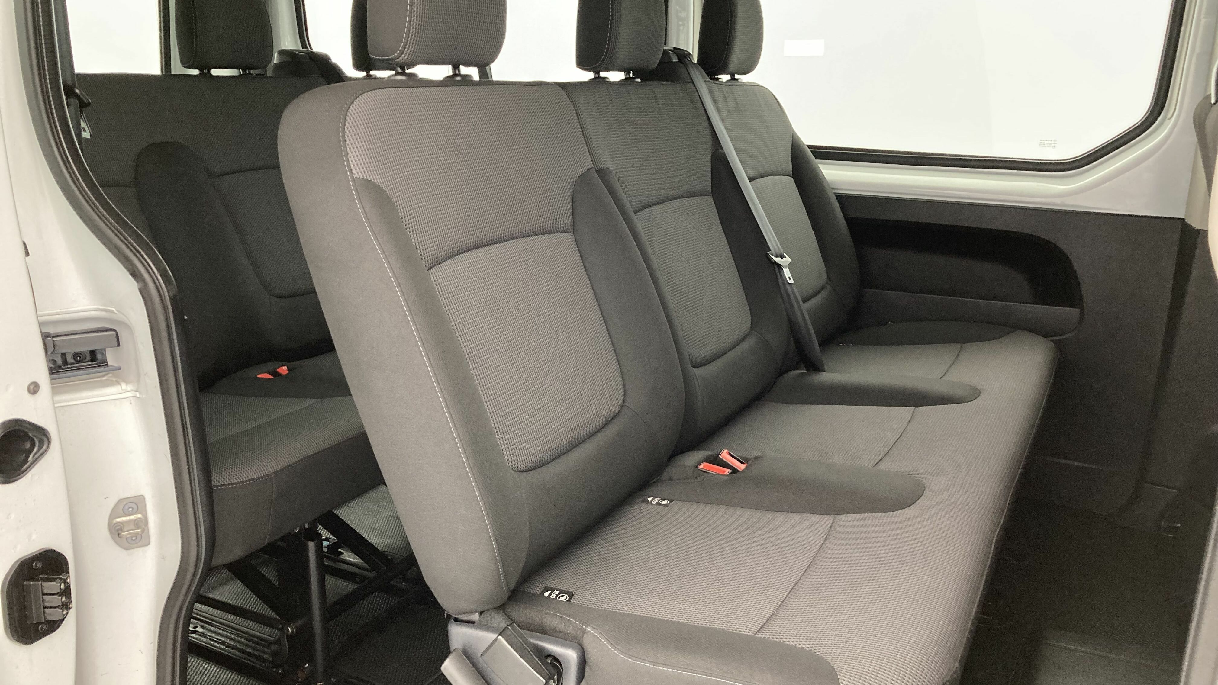 renault trafic l2 life 2.0 DCI 110 2022 weiss 21