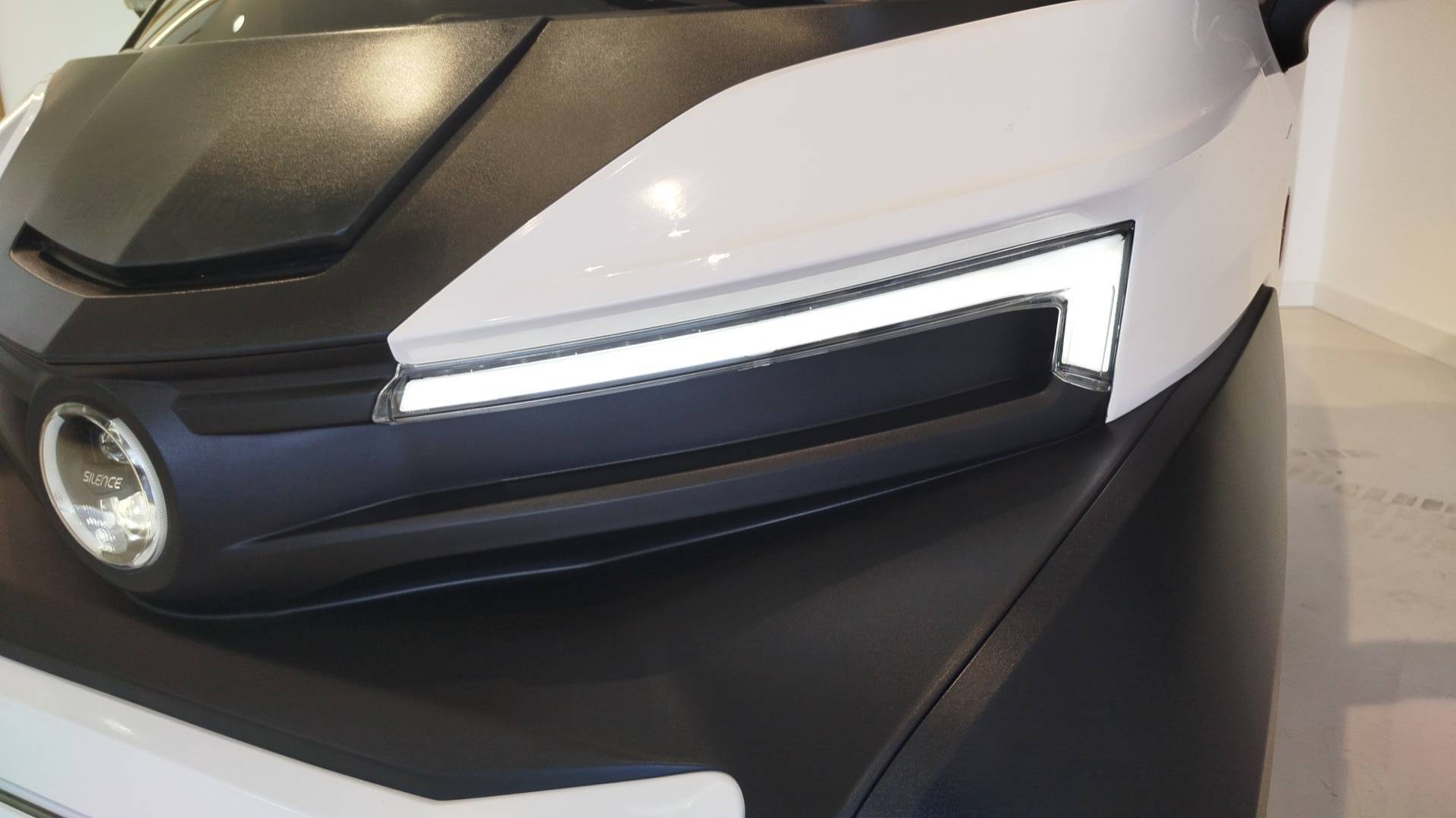 silence s04 nanocar l7e nv 14KW 19 2023 blanco 22