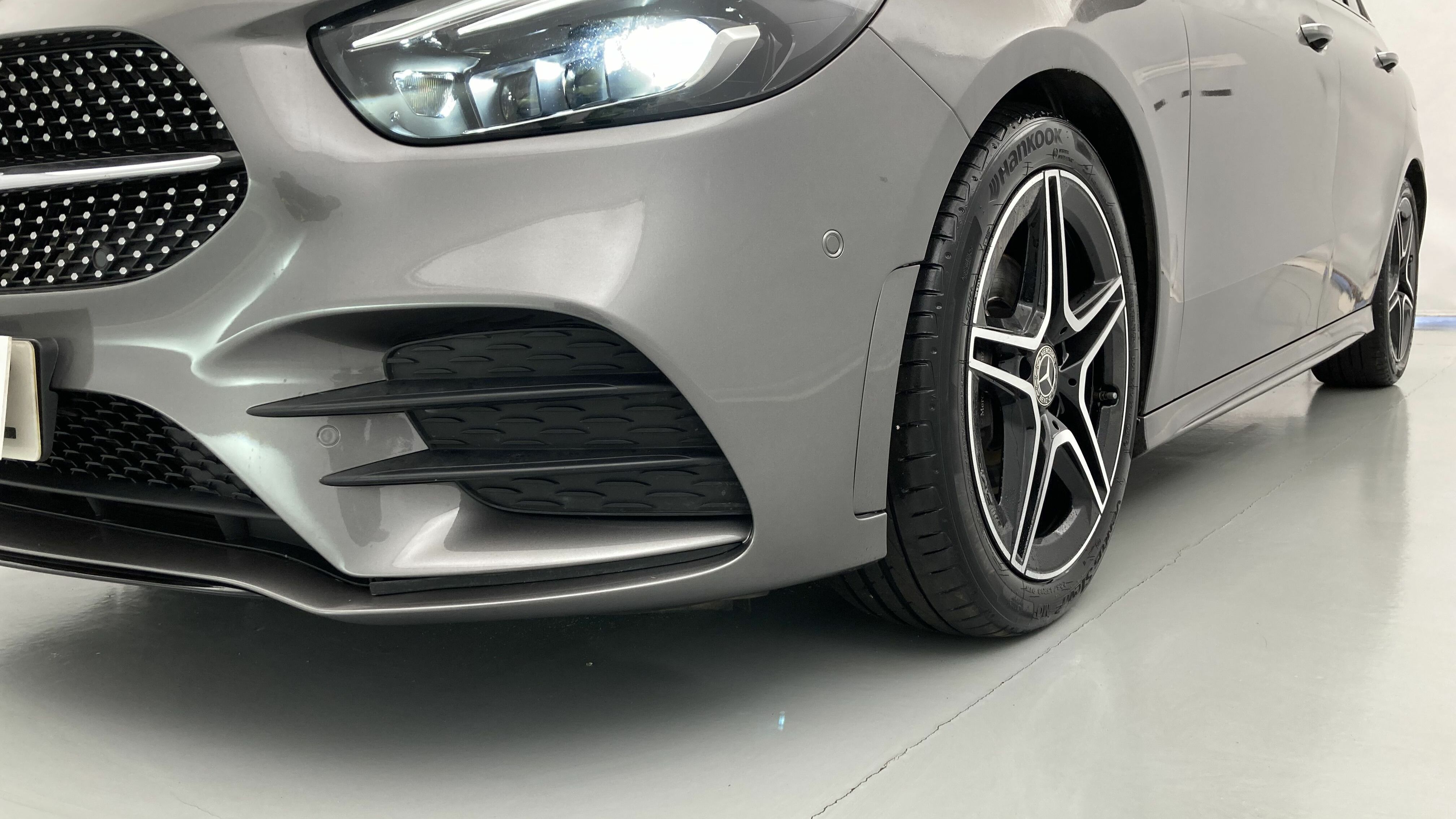 mercedes benz clase b amg line 200D 150 DCT 2022 gris montana 25