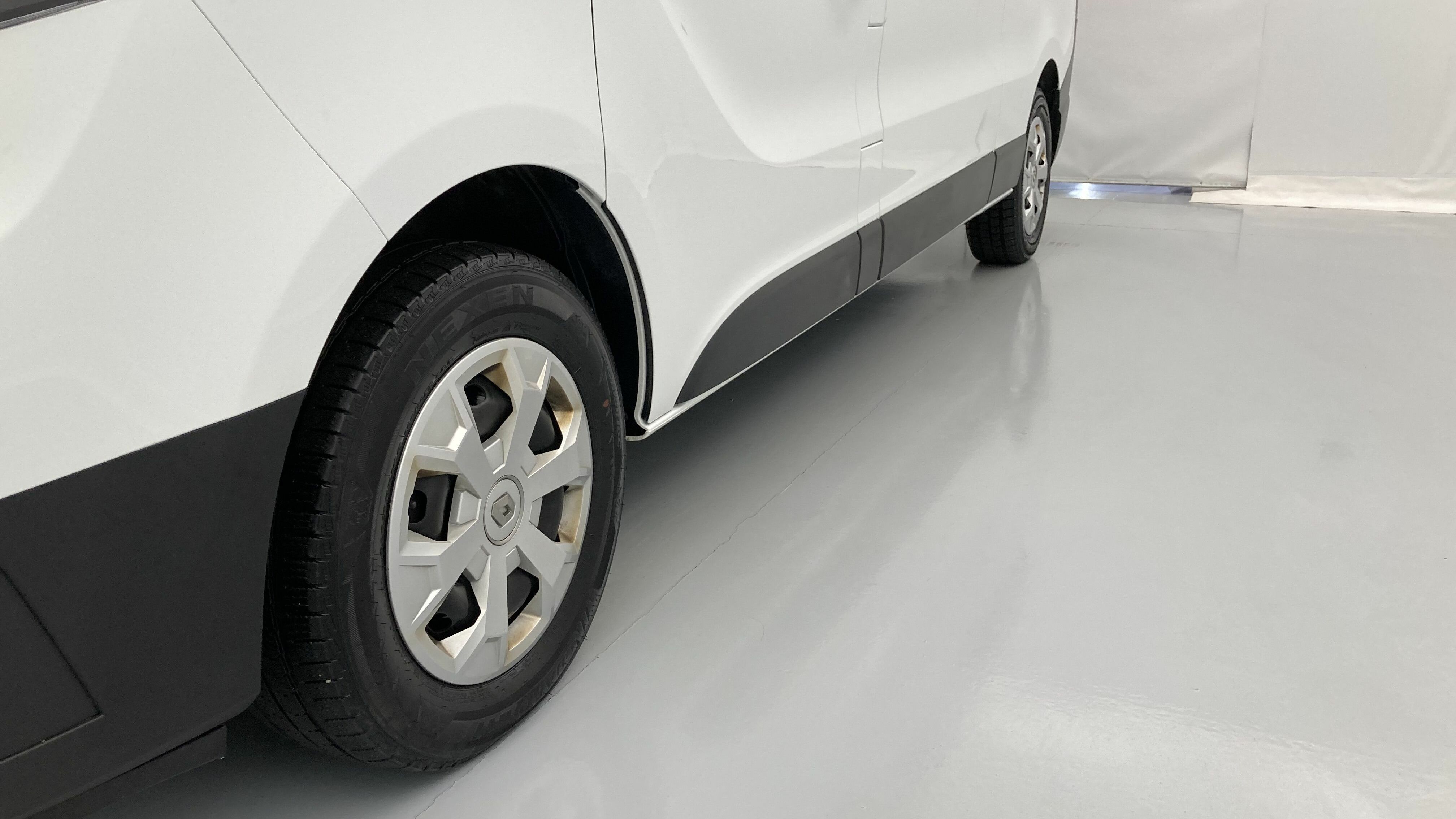renault trafic l2 life 2.0 DCI 110 2022 weiss 26