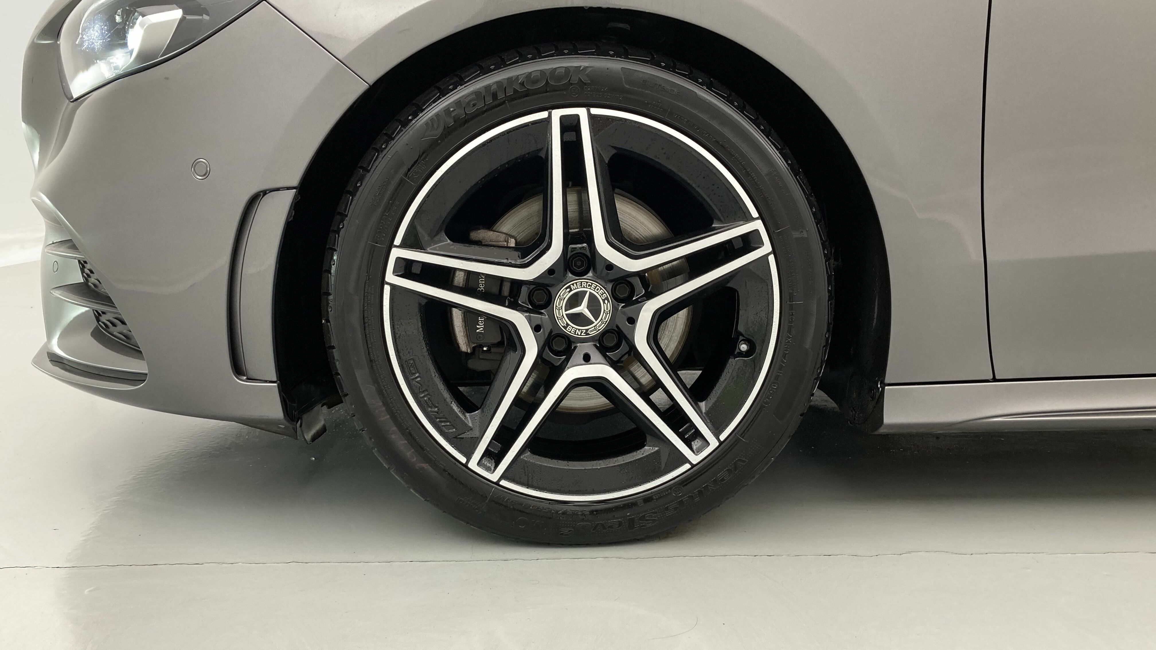 mercedes benz clase b amg line 200D 150 DCT 2022 gris montana 26