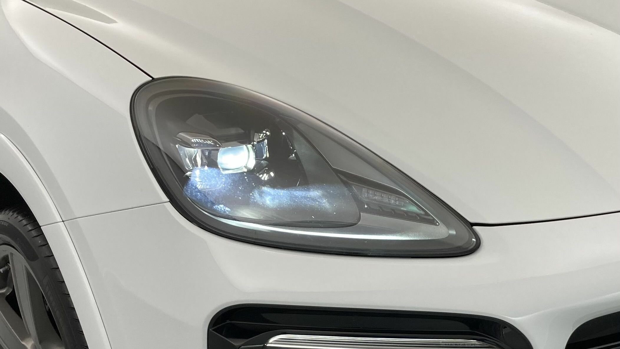 porsche cayenne coupe platinum edition 3.0 E-HYBRID 462 TIPTRONIC 2023 blanco carrara metalizado 29