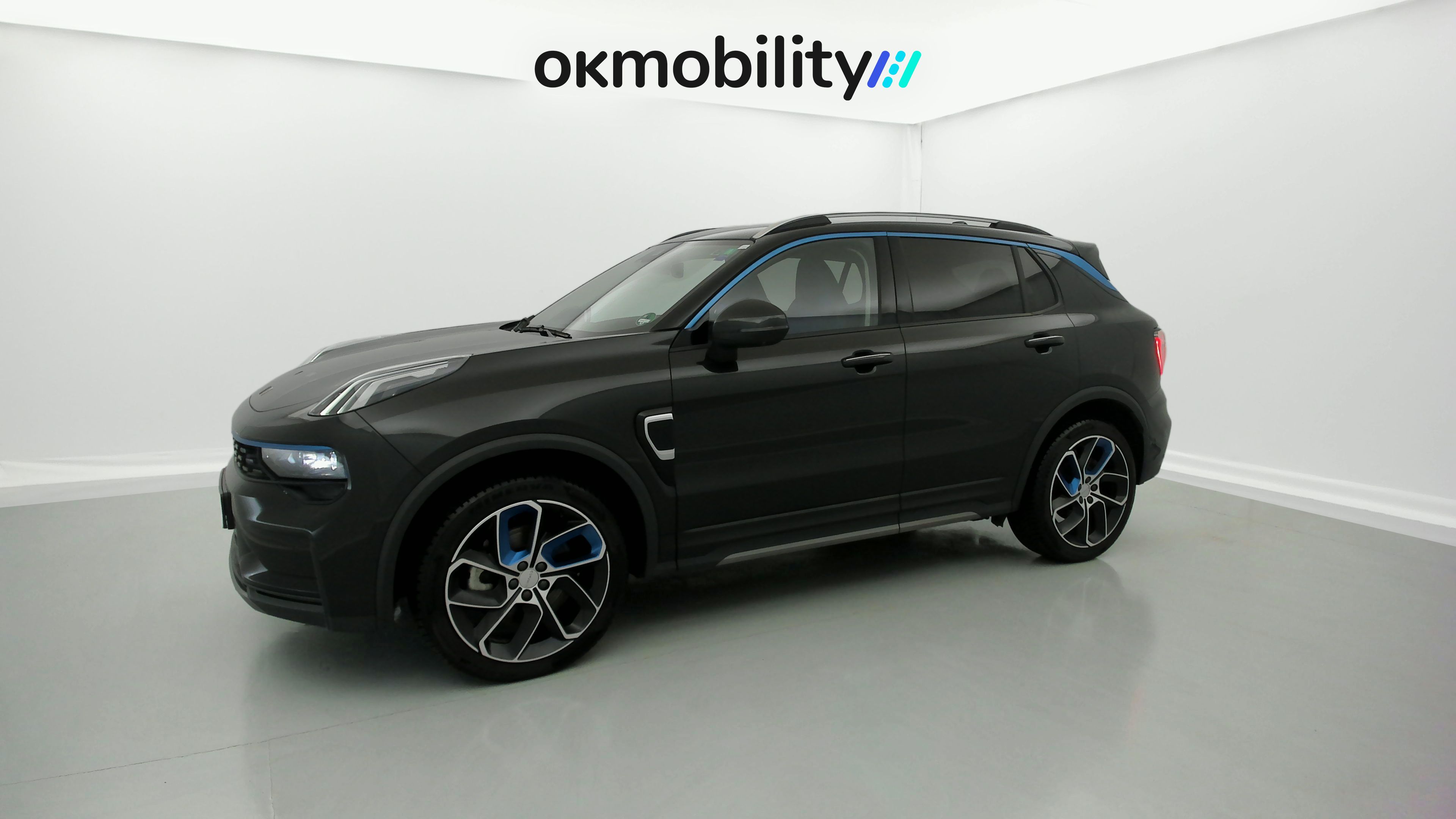 lynk&co 1 nv 1.5 PHEV 261 2022 black 5