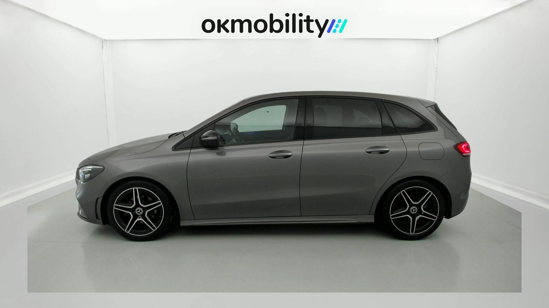 mercedes benz clase b amg line 200D 150 DCT 2022 gris montana 5