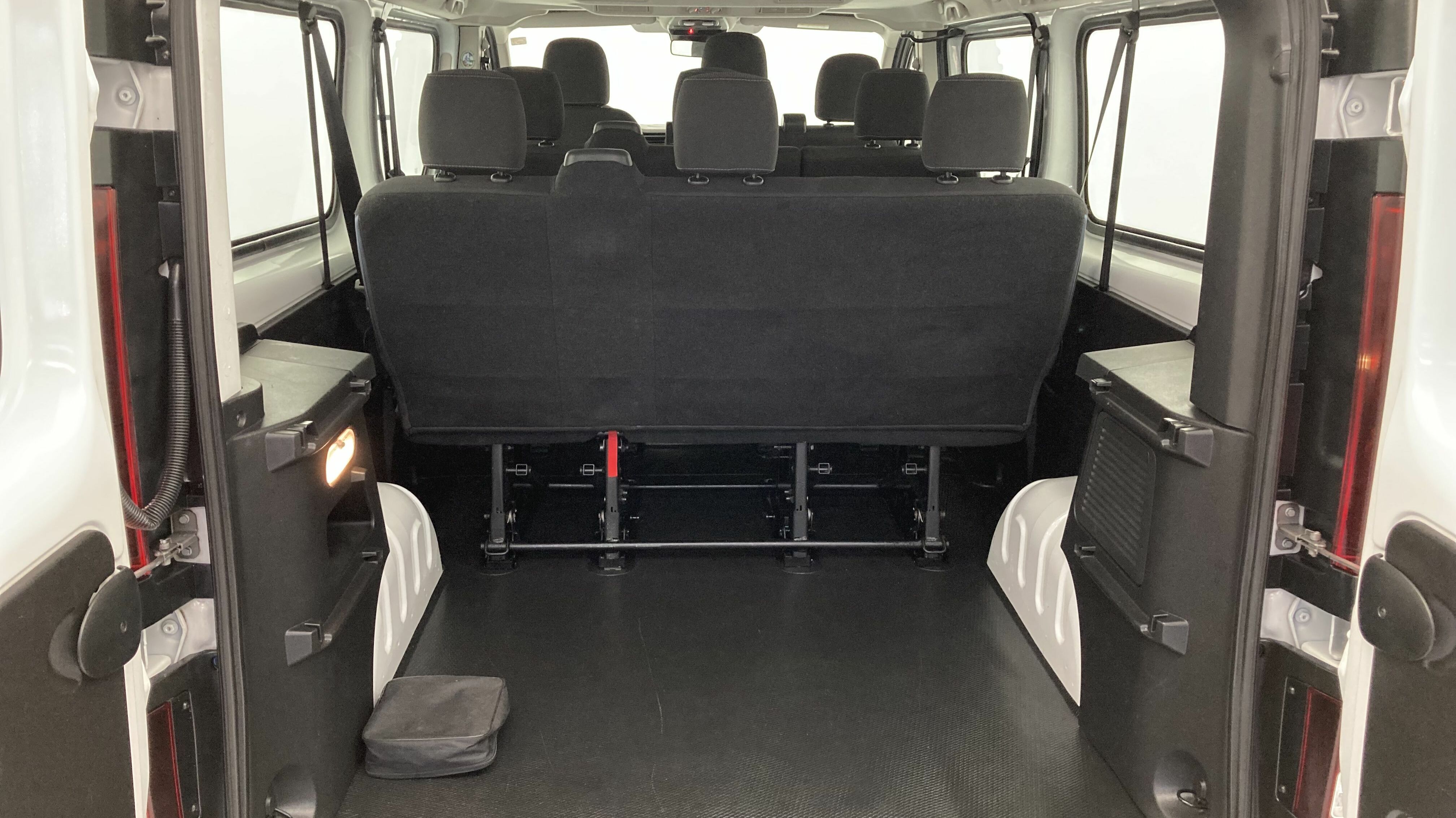 renault trafic l2 life 2.0 DCI 110 2022 weiss 31