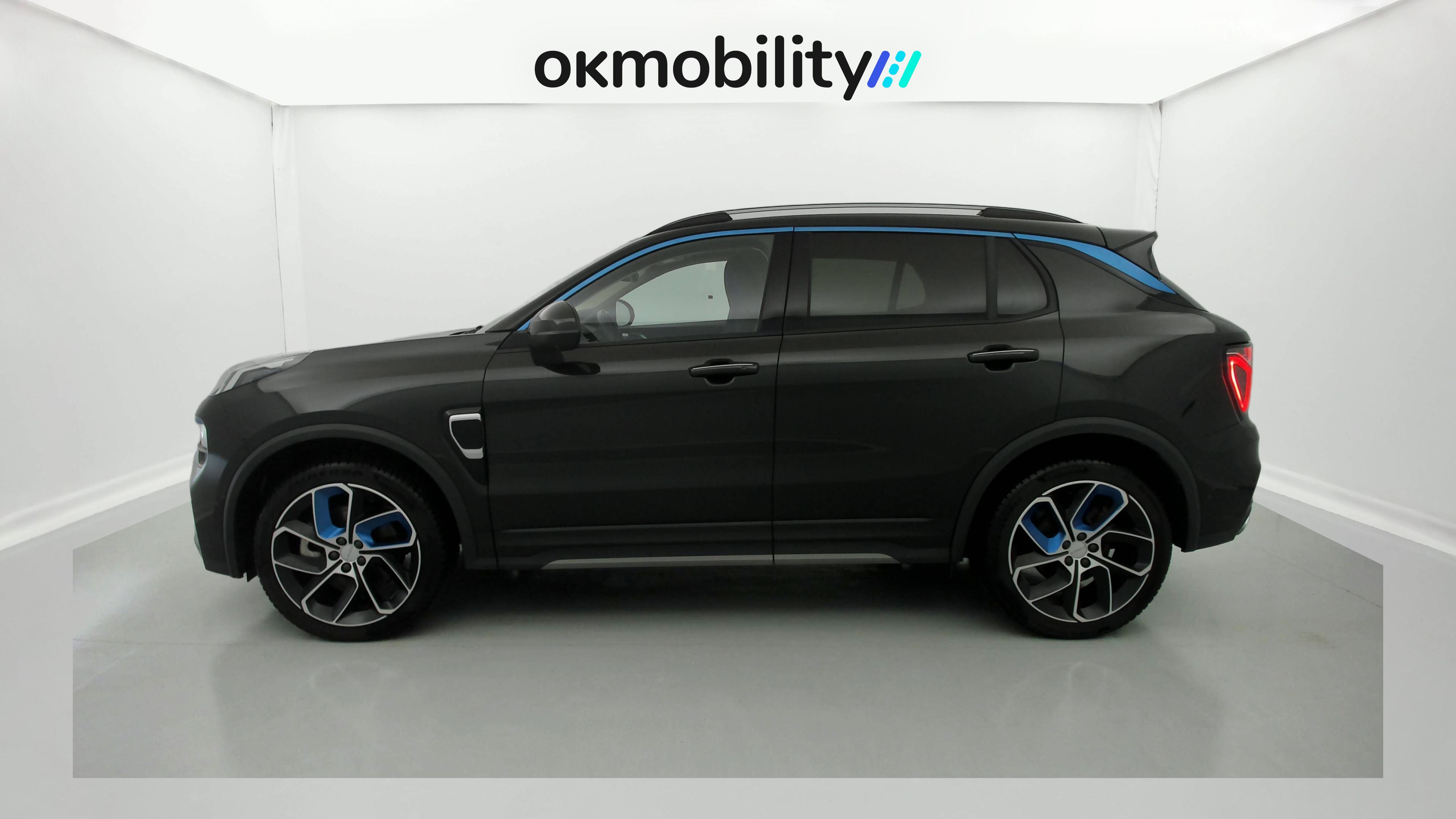 lynk&co 1 nv 1.5 PHEV 261 2022 black 7