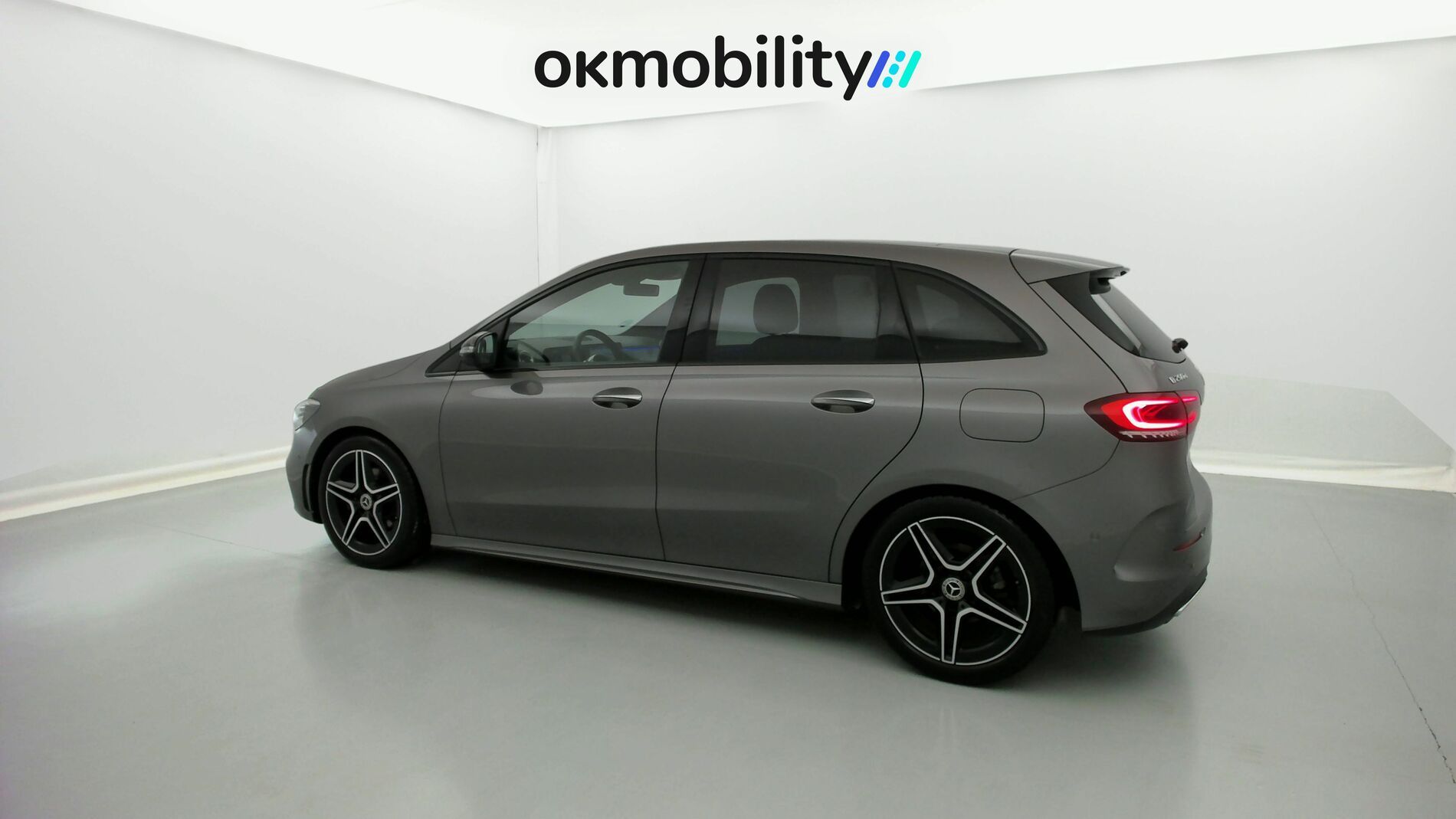 mercedes benz clase b amg line 200D 150 DCT 2022 gris montana 7