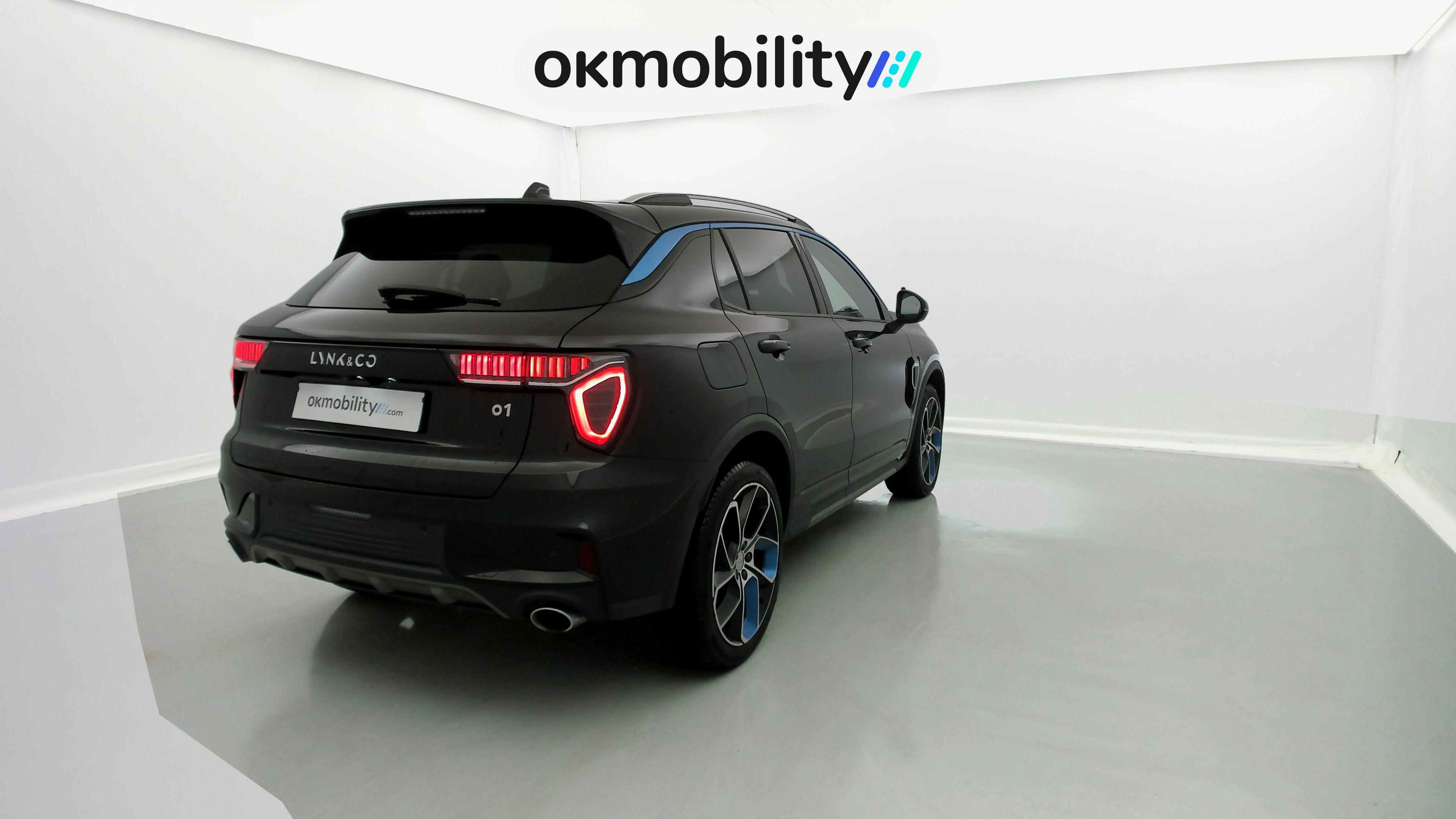 lynk&co 1 nv 1.5 PHEV 261 2022 black 11